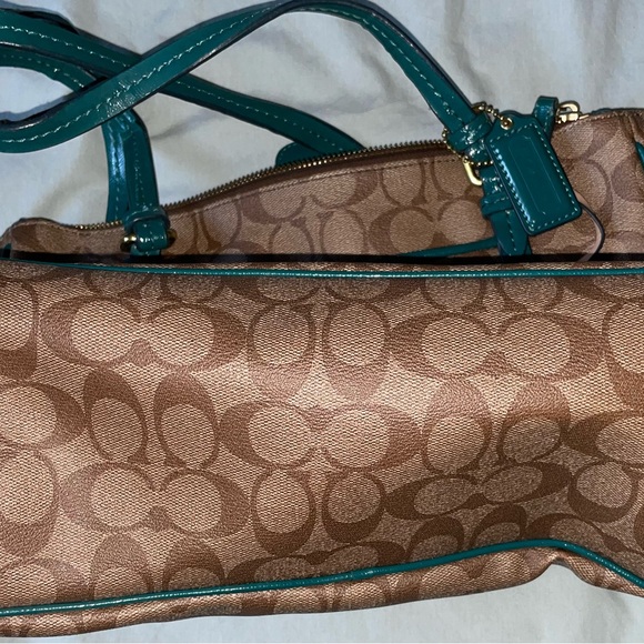 Coach shoulder bag - Picture 3 of 11